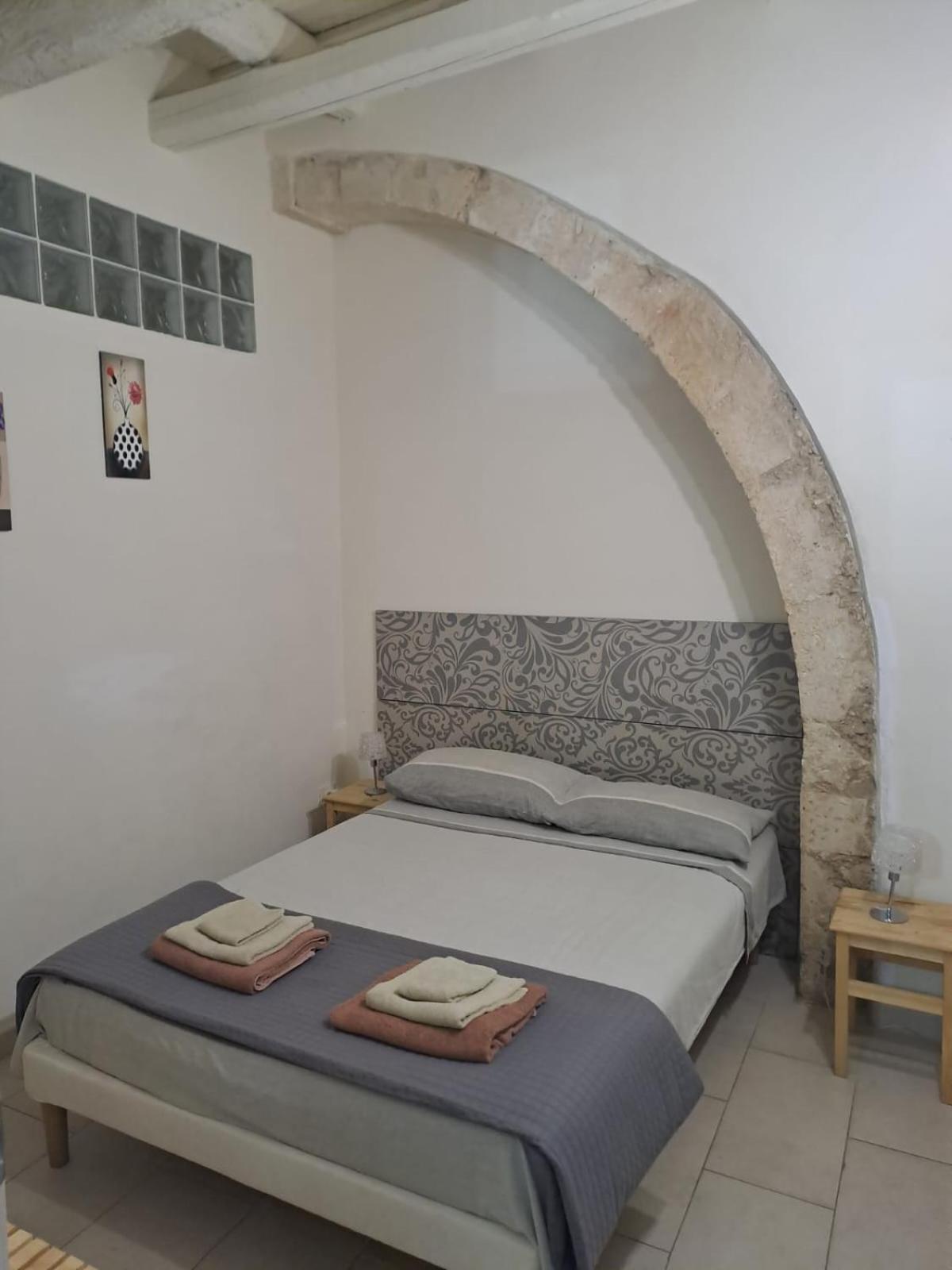 סירקוזה Il Vinile Apartment מראה חיצוני תמונה