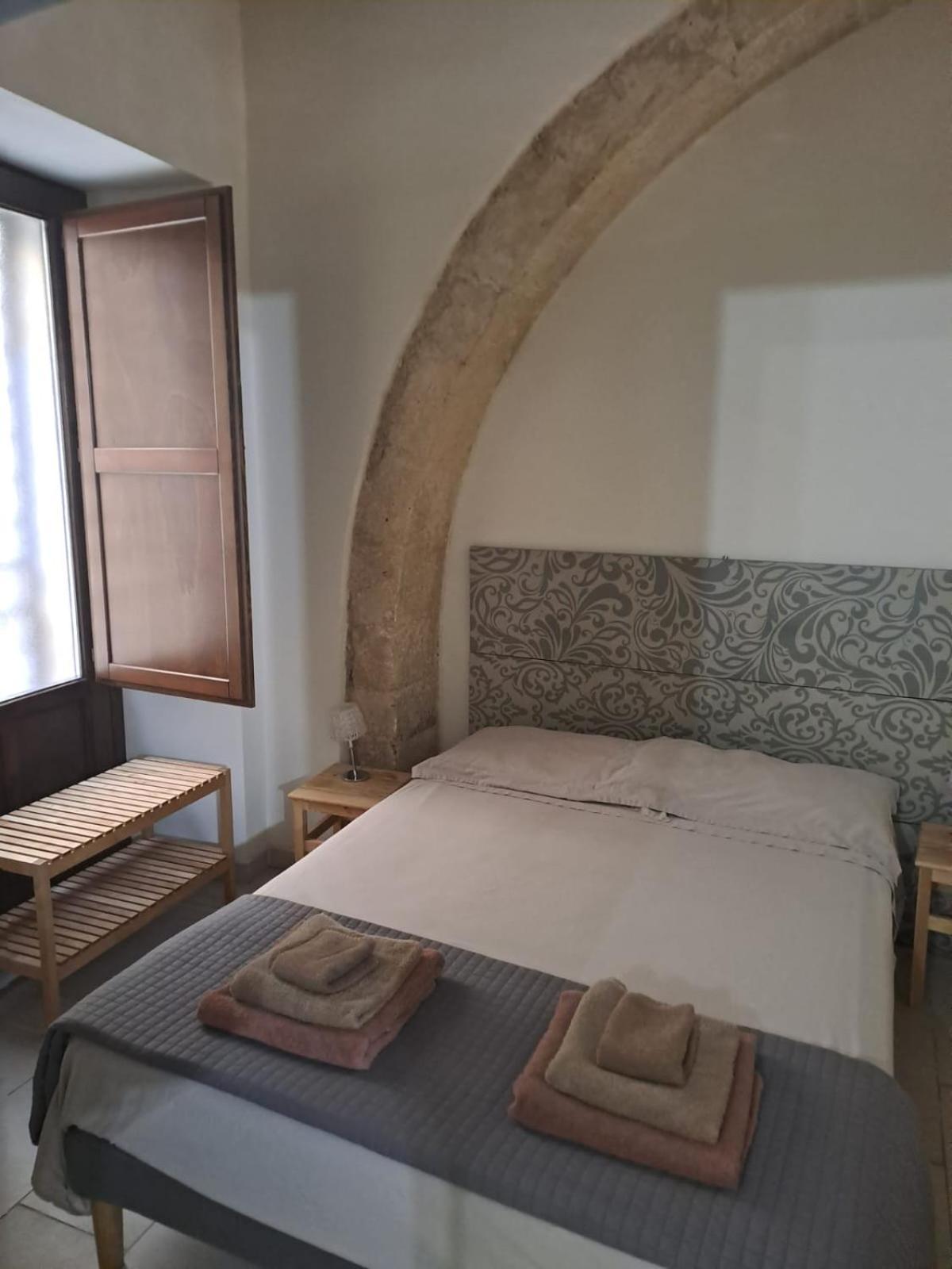 סירקוזה Il Vinile Apartment מראה חיצוני תמונה