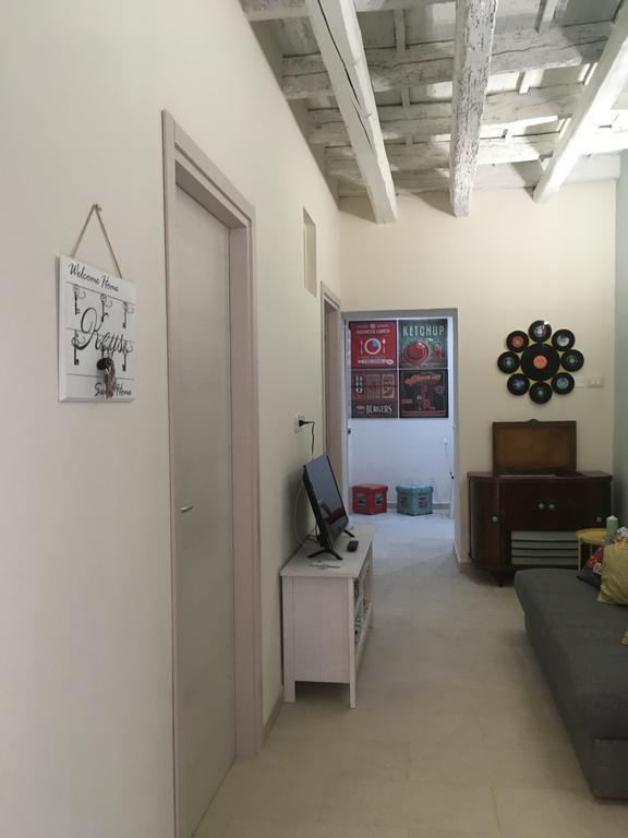 סירקוזה Il Vinile Apartment מראה חיצוני תמונה